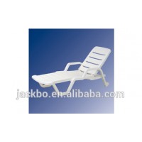 2016 Superior white outdoor furniture cheap plastic folding beach chairs